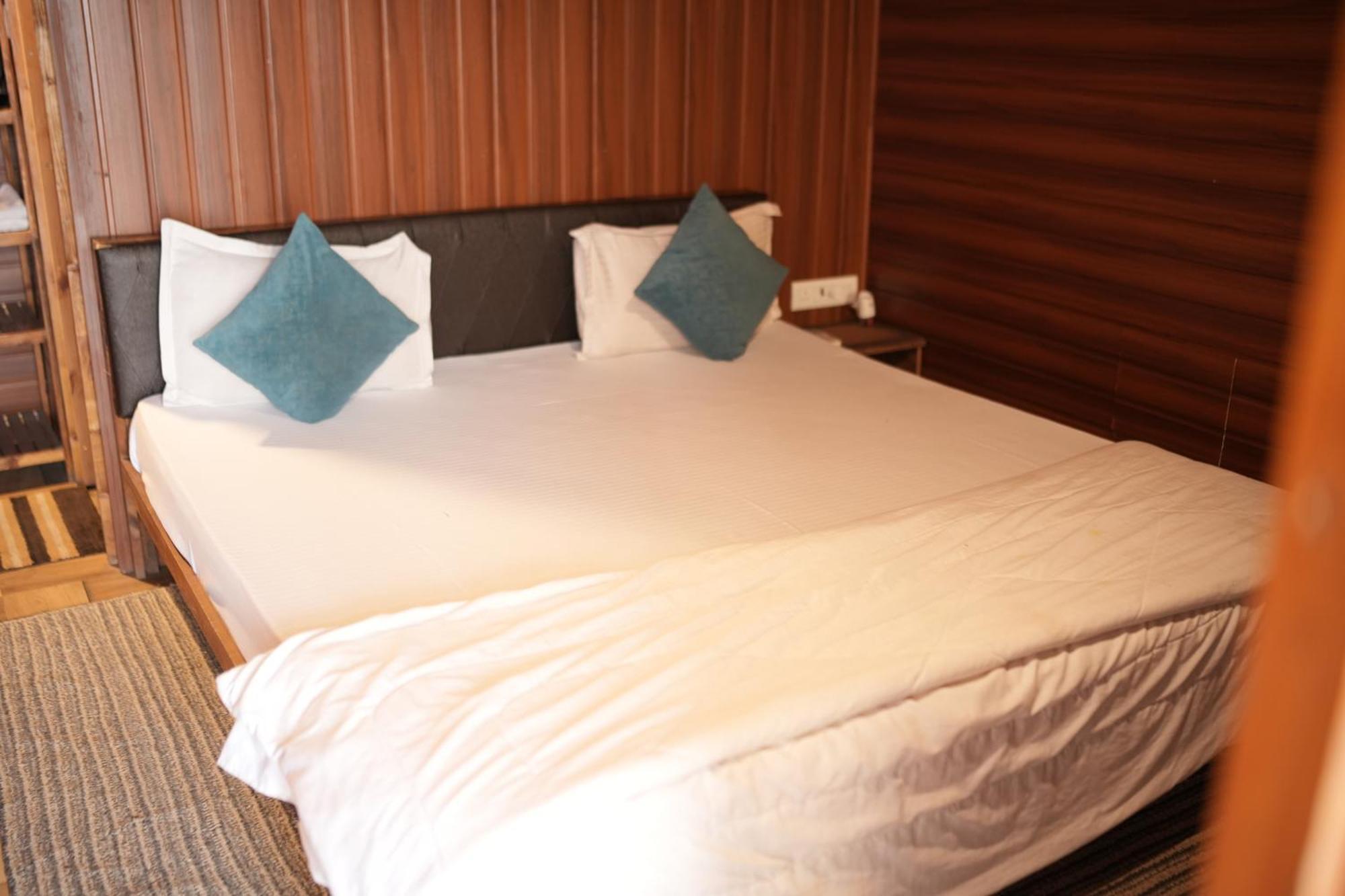 Samadhan Resort And Boating Poona Buitenkant foto