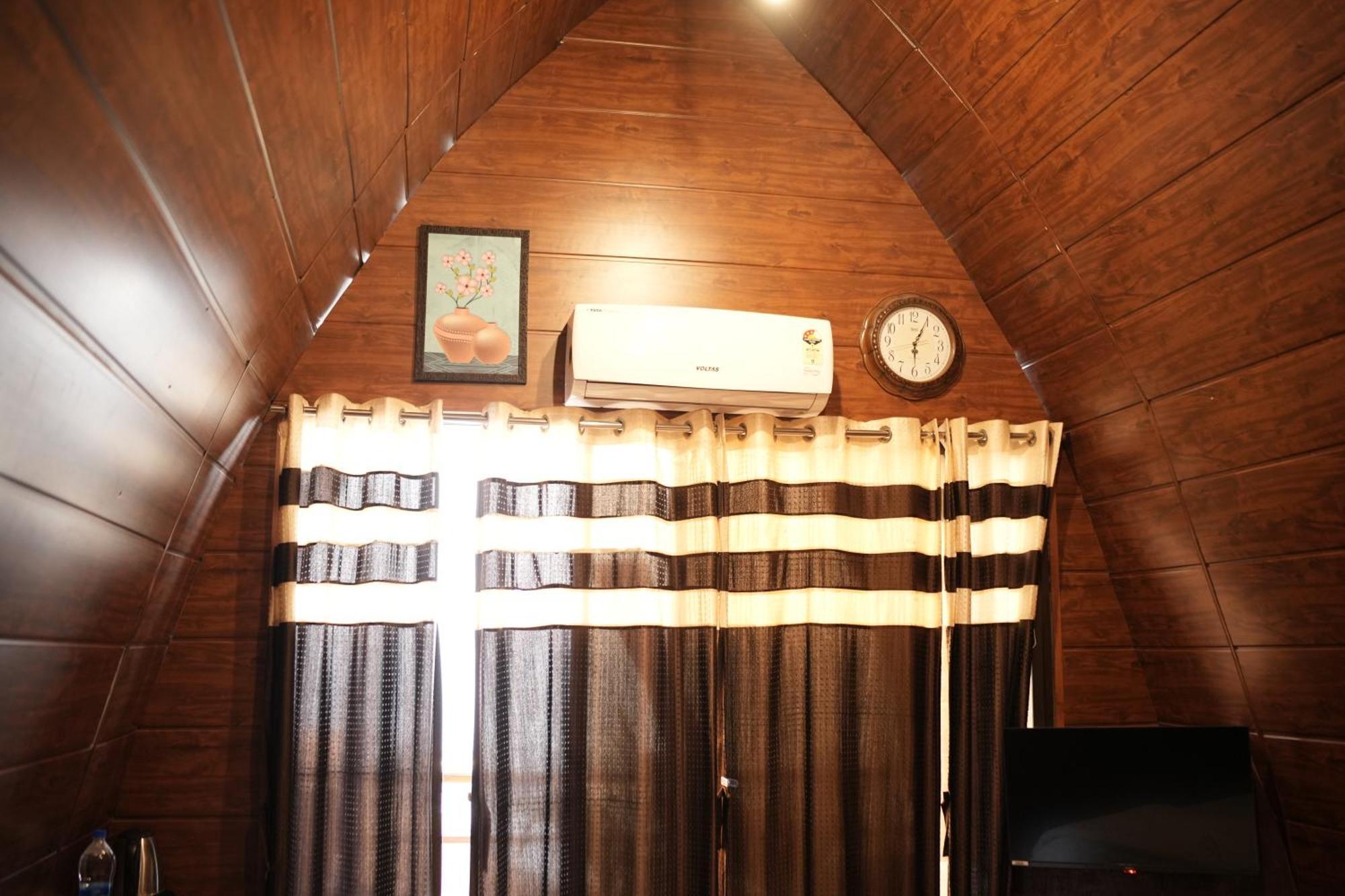 Samadhan Resort And Boating Poona Buitenkant foto
